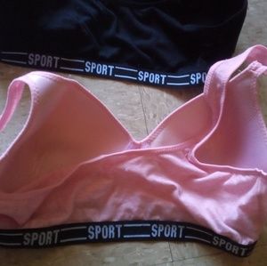 4  3x bras 2 sports and 2reflexbras there are 4